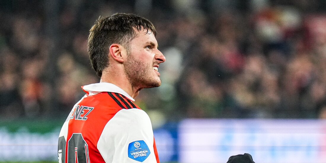 Santiago Giménez celebra uno de sus goles con el Feyenoord.