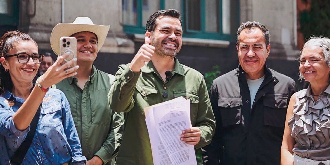 JORGE Álvarez Máynez (c.), con la Comisión Operativa Nacional de MC, ayer