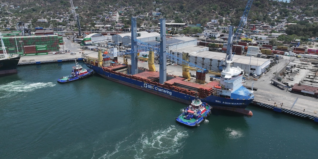 Las nuevas grúas MHC ESP.10 arribaron al Puerto de Manzanillo a bordo del buque BBC Aquamarine.