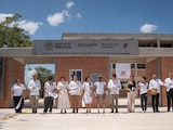La presidenta Claudia Sheinbaum y el gobernador Joaquín Díaz Mena encabezan el corte de listón del nuevo CBTis 305 en Ciudad Caucel, Mérida.