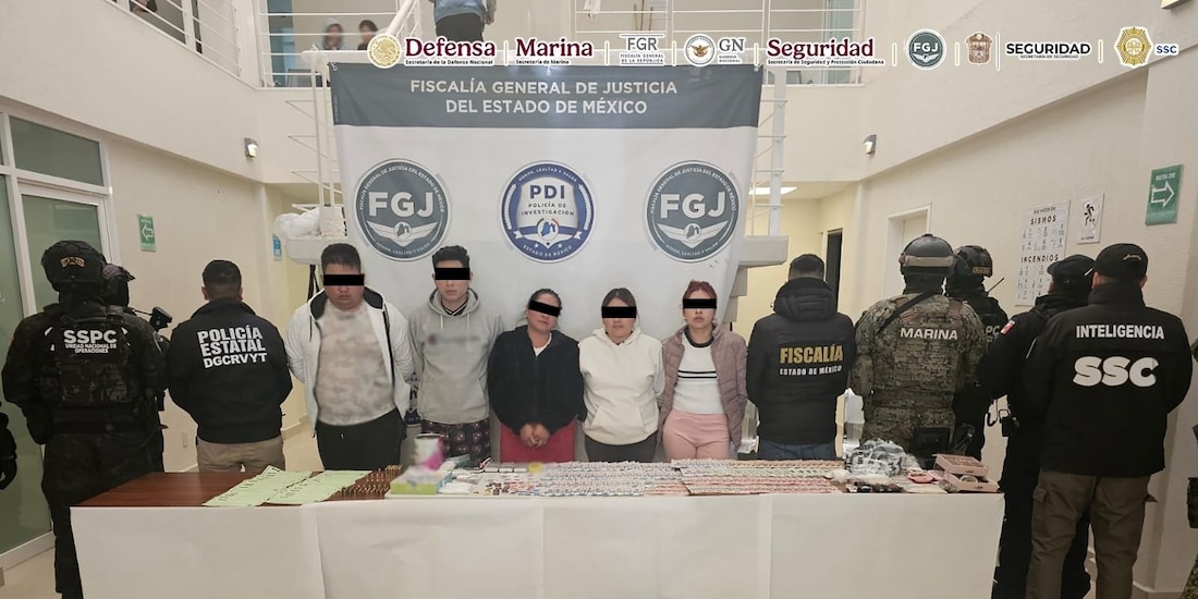 Autoridades federales y estatales detienen a cinco integrantes de Los Bonitos, banda dedicada a la extorsión.
