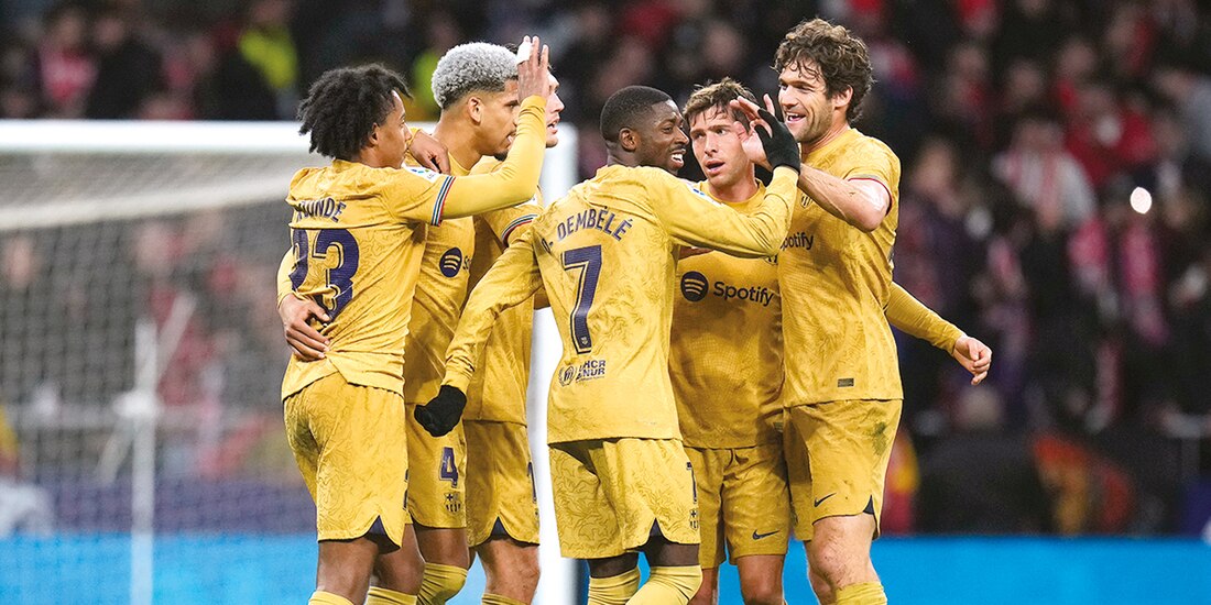 Los catalanes celebran su gol de ayer en el Wanda Metropolitano.