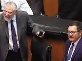 Los senadores Ignacio Mier (der.) y Adán Augusto López en la Cámara alta, ayer.