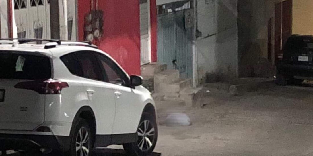 En esta calle de la capital de Guerrero fue ejecutado el comandante Jonathan Zambrano, informaron familiares, ayer.