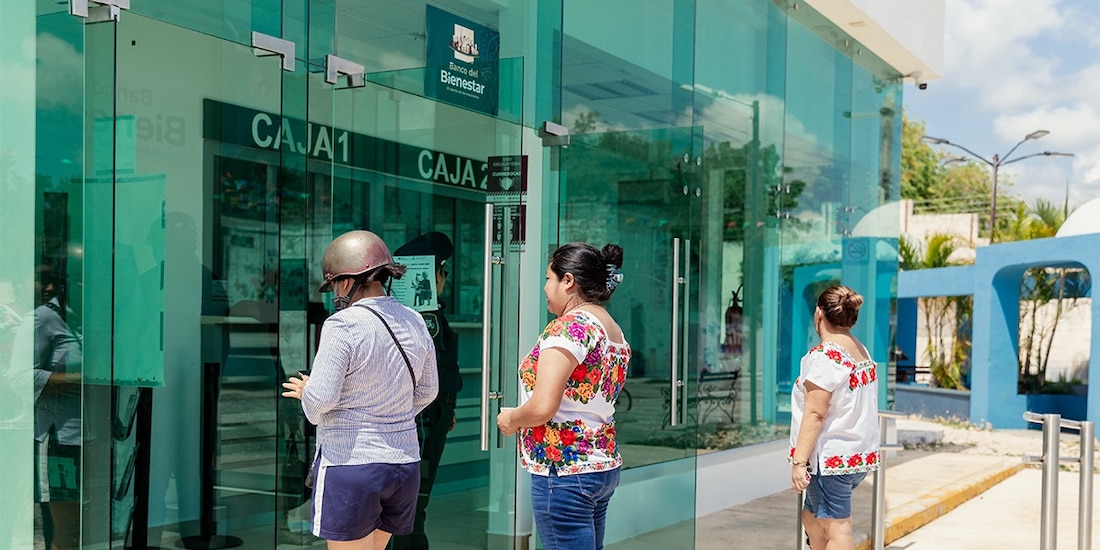 Usuarios del Banco del Bienestar como imagen temática.