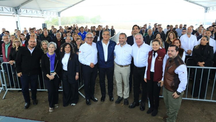 El gobernador Américo Villarreal Anaya presidió el arranque de obra de la planta de fertilizantes.