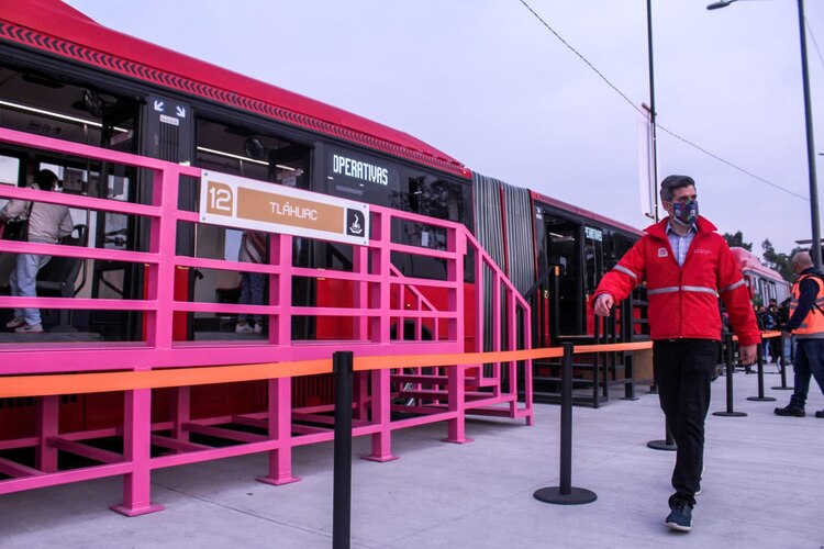 Roberto Capuano, director del Metrobús en el inicio de la prueba emergente.