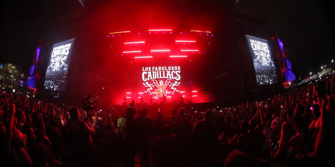 Los Fabulosos Cadillacs, la noche de ayer en el escenario principal.