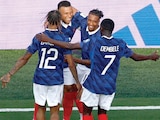 JUGADORES de Les Bleus celebran un gol
el 30 de junio