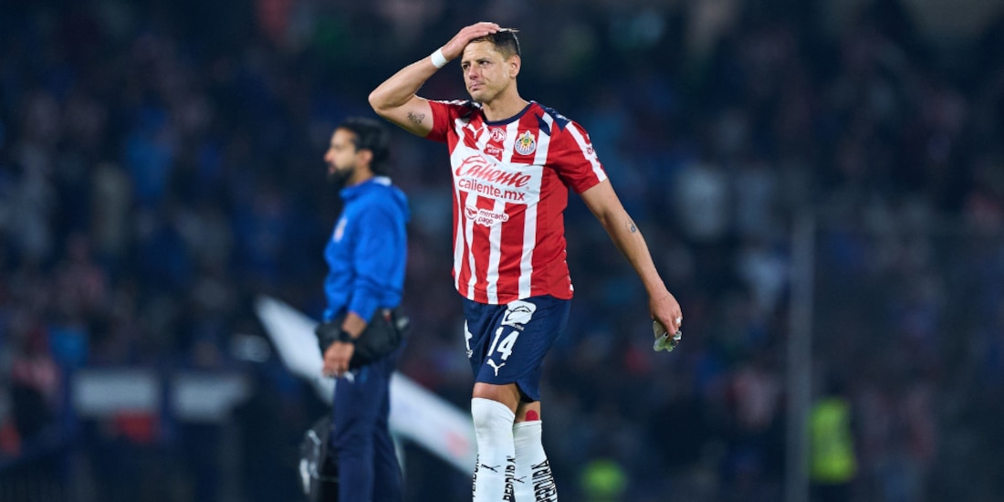 Javier Hernández en su último partido con Chivas.