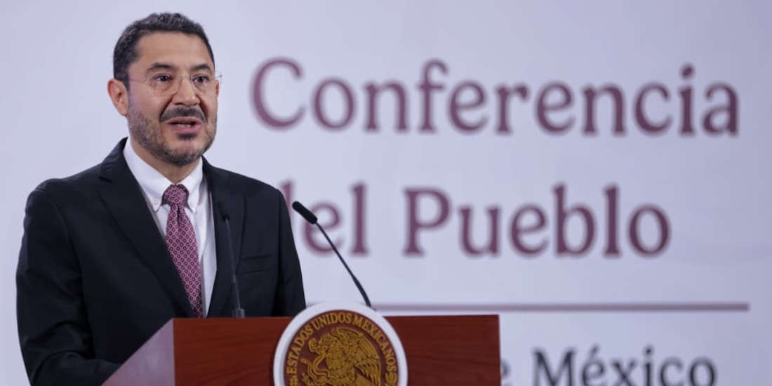 Martí Batres, director del ISSSTE.