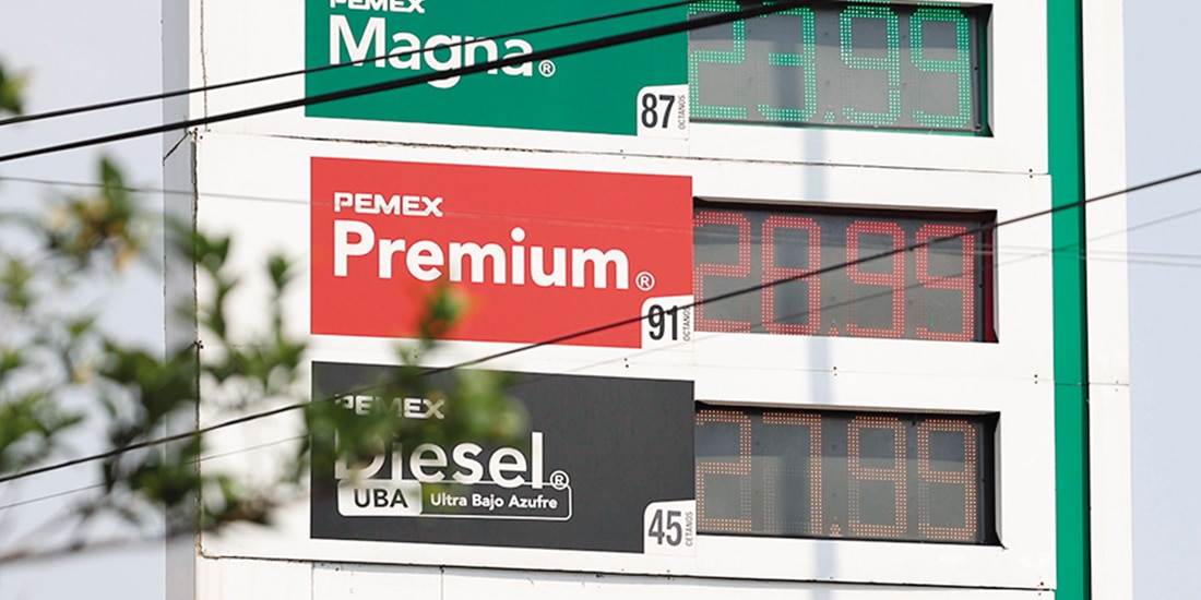 PRECIOS de los combustibles mostrados en una gasolinera, en la CDMX, ayer