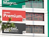PRECIOS de los combustibles mostrados en una gasolinera, en la CDMX, ayer