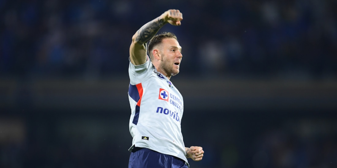 Rodolfo Rotondi festejando su gol ante Pumas.