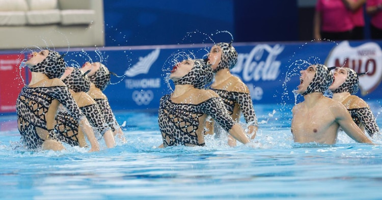 La selección mexicana ganó el oro en rutina libre en el Campeonato Panamericano de natación artística.
