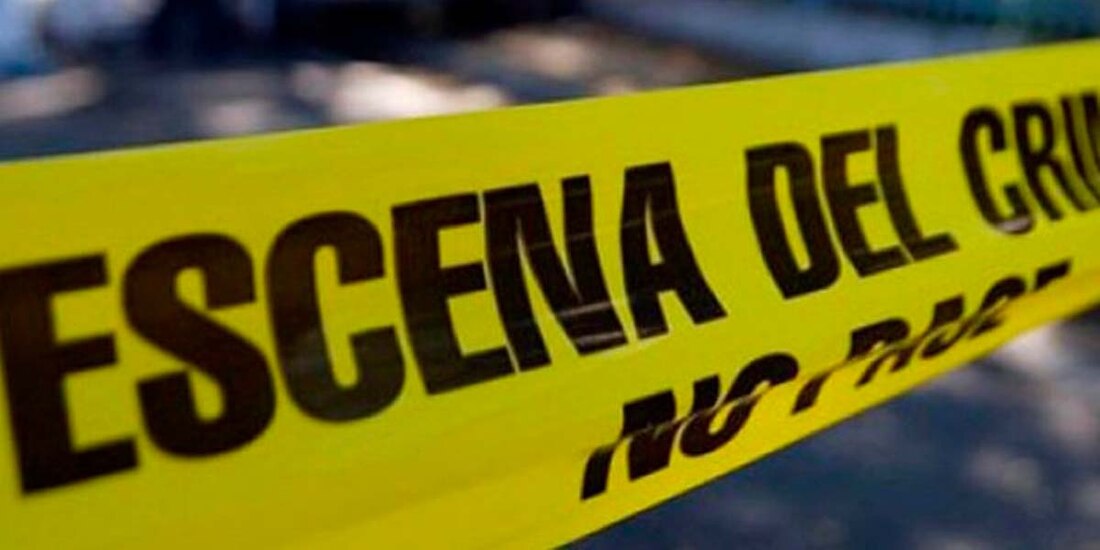 Conductor de camioneta se pasa alto y embiste a taxi; hay seis muertos.