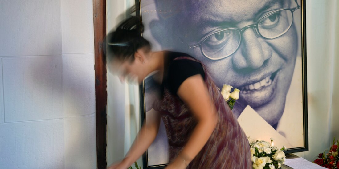 Fans le dan el último adiós en Cuba.