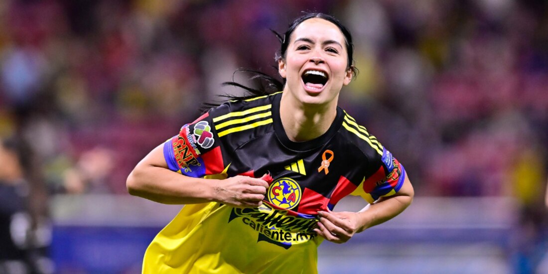 Scarlett Camberos celebrando su gol.