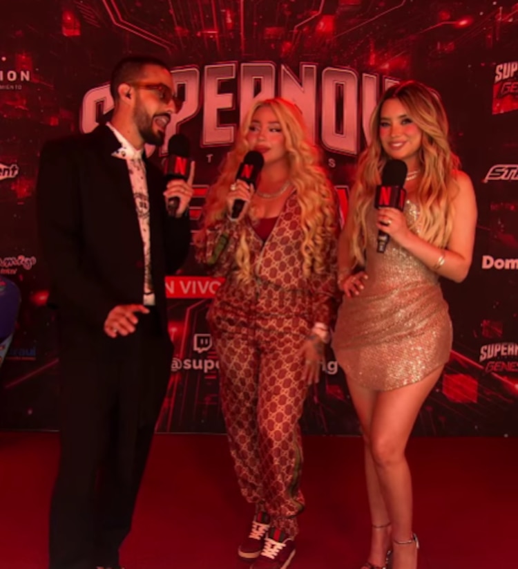 Bellakath en la alfombre roja de Supernova 2026