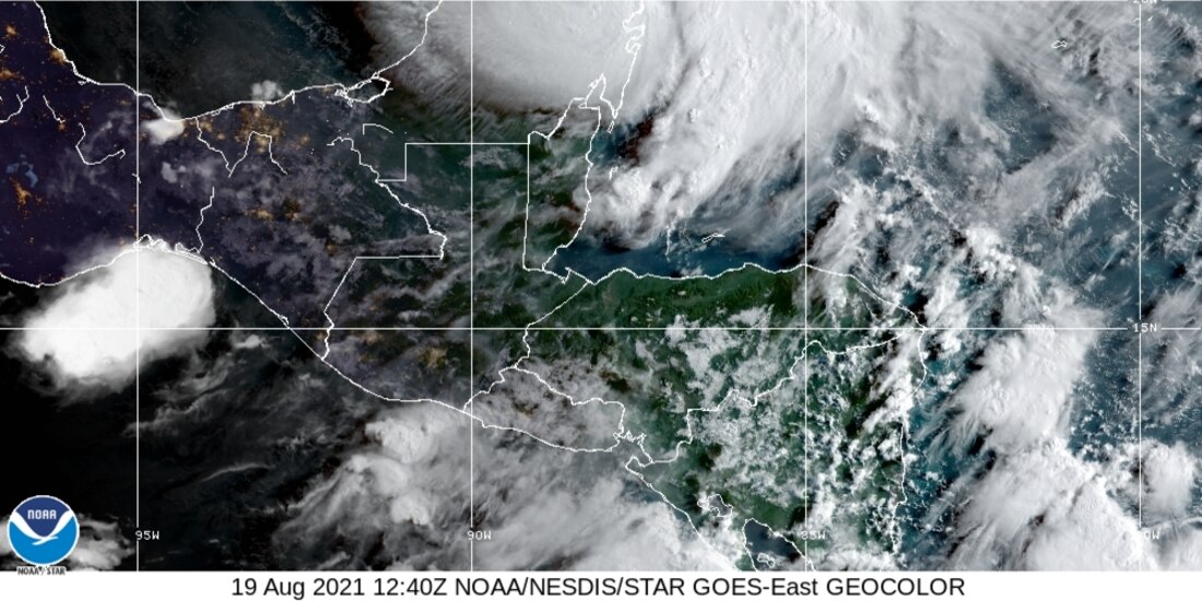 Debido al paso del Huracán Grace se prevén lluvias torrenciales en Quintana Roo y Yucatán