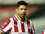 Oribe Peralta en un juego con Chivas en el pasado Torneo Guard1anes 2021 de la Liga MX.