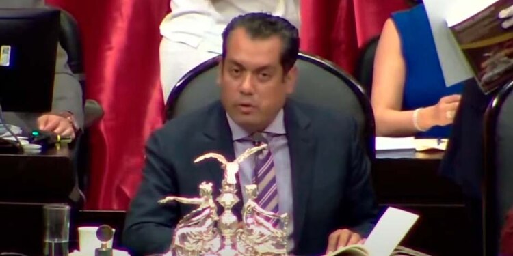 Sergio Gutiérrez Luna decretó un receso en la sesión