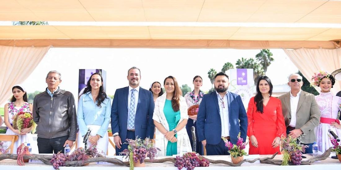LA gobernadora de Aguascalientes, al centro, al presentar el evento, ayer.
