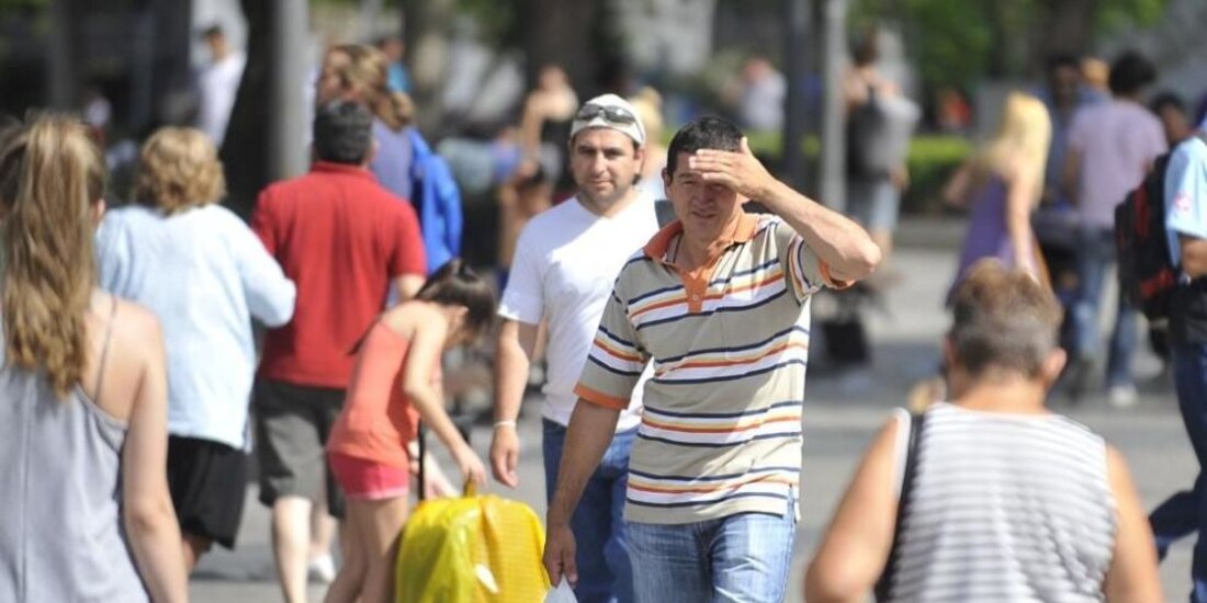 El Servicio Meteorológico Nacional de EU advirtió que el calor continuará hasta el domingo al anochecer.