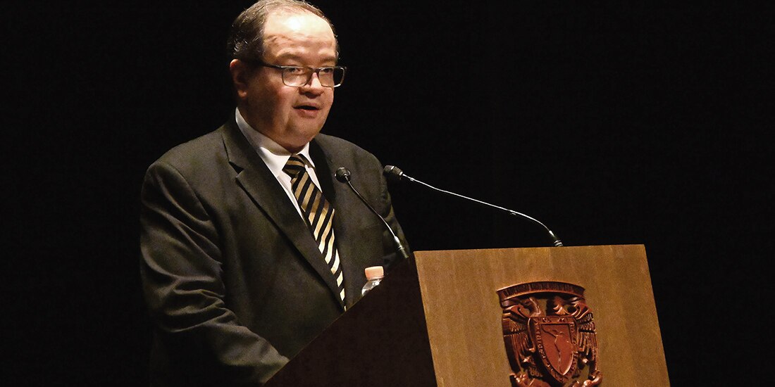 El rector de la UNAM, Leonardo Lomelí, ayer, en la entrega de premios a jóvenes académicos.