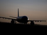 Avión aterriza en el Aeropuerto Internacional de la Ciudad de México (AICM).