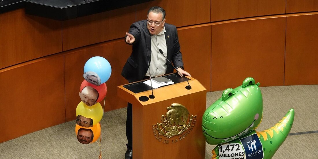 El legislador Gabriel García, ayer, al hacer uso de la tribuna.