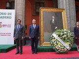 El Presidente Andrés Manuel López Obrador montando Guardia de Honor.