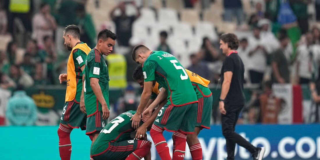 La FIFA multó a la Selección Mexicana por gritos discriminatorios de algunos aficionados en el Mundial de Qatar 2022.