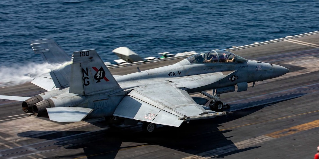 Aspecto del portaaviones USS Abraham Lincoln.