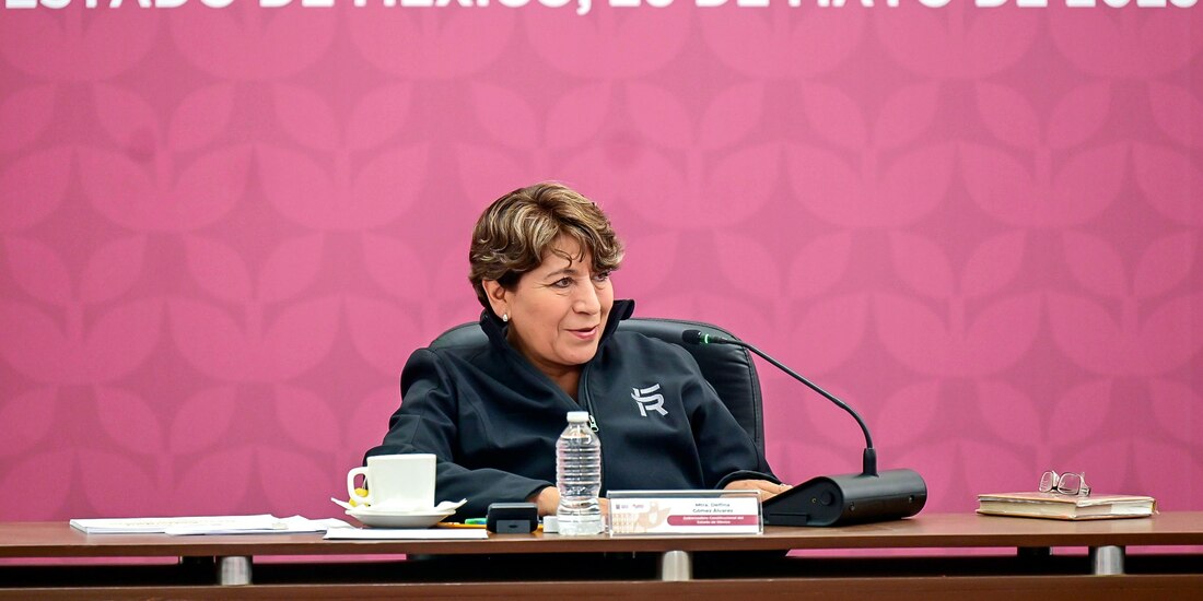 La gobernadora Delfina Gómez, ayer, en la mesa de construcción de paz.