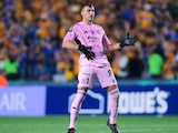 Nahuel Guzmán festejando la victoria de Tigres.
