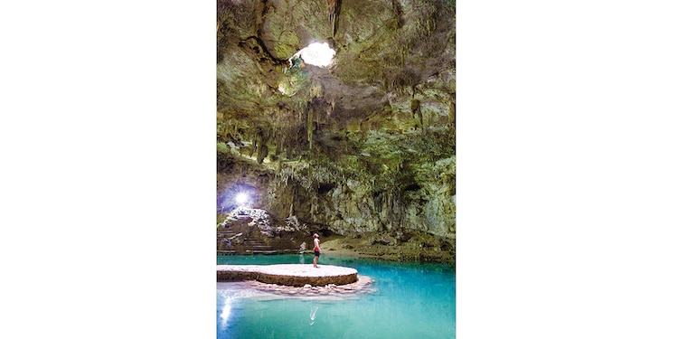 Cenote Suytún, uno de los más famosos del estado.