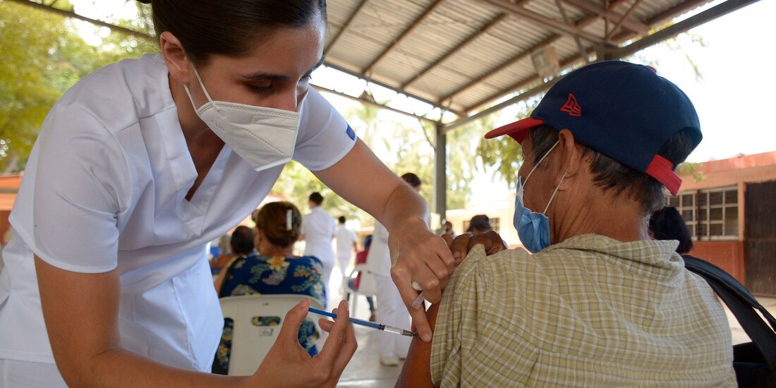 Inmunidad de rebaño contra COVID-19 se alcanza con 70% de la población nacional vacunada