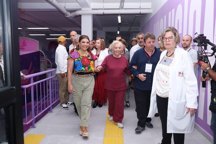 La Jefa de Gobierno, Clara Brugada, inauguró la Utopía Elena Poniatowska Amor en la alcaldía Coyoacán.