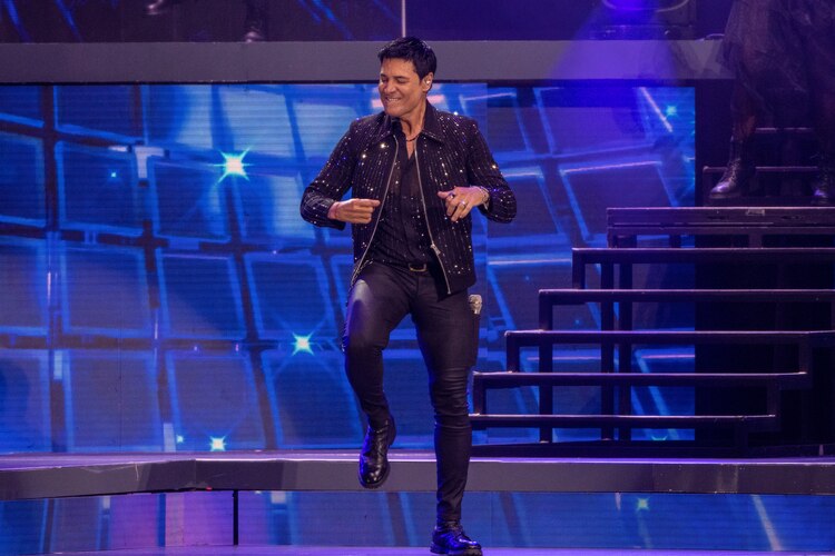 Chayanne provocó gritos con sus mejores y más sexis pasos de baile.