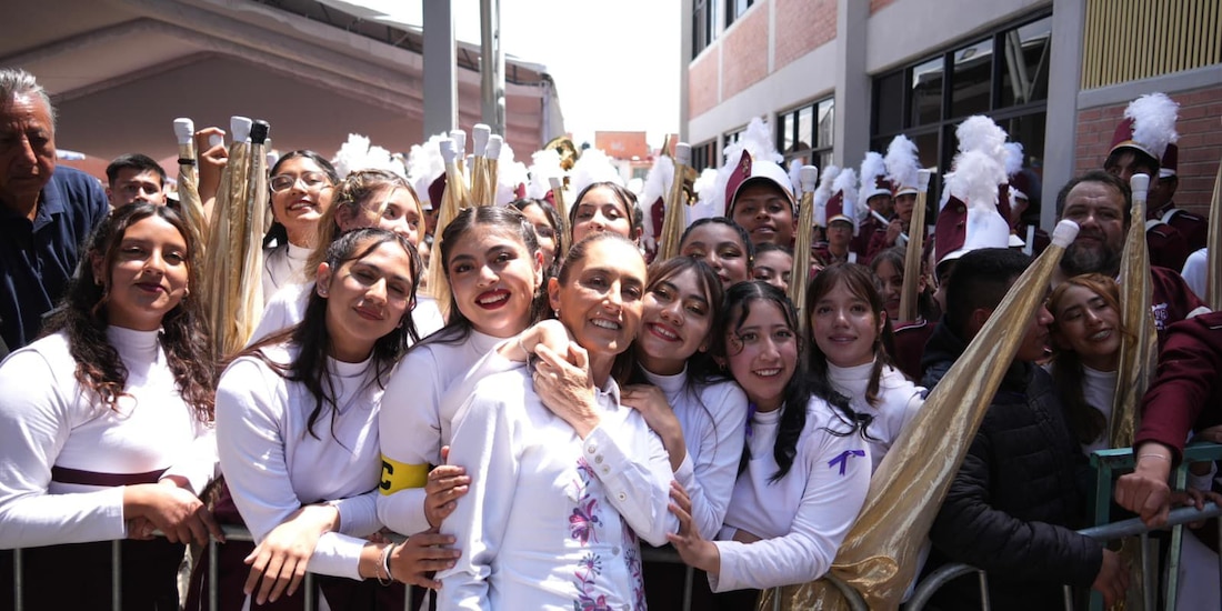 La Presidenta de México este sábado con alumnos de Ixtapaluca.