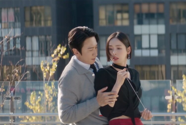 La serie consta de 12 episodios y está disponible en Prime Video desde el 31 de marzo de 2025.