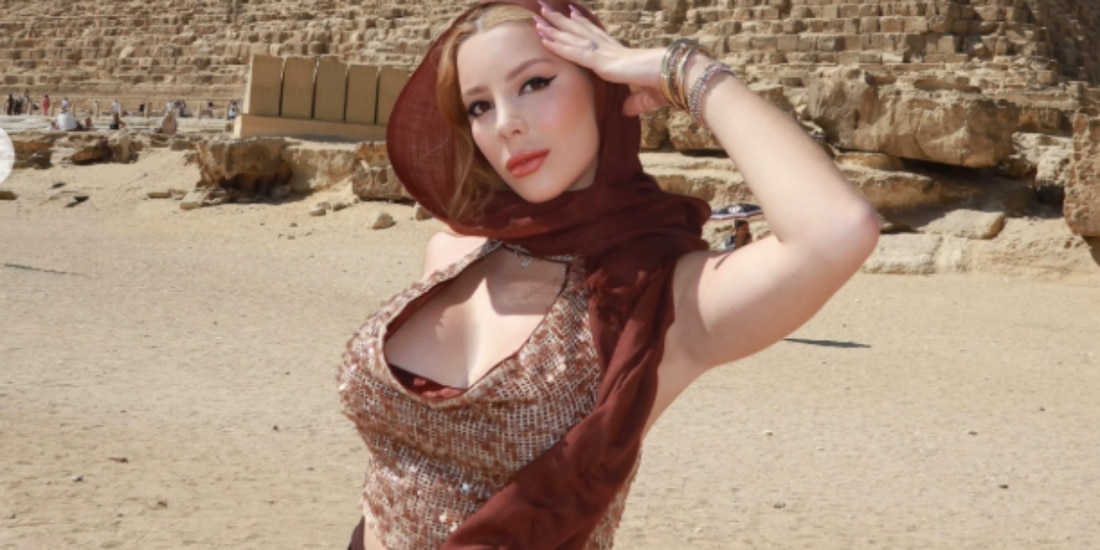 Malévola, influencer brasileña, en Egipto