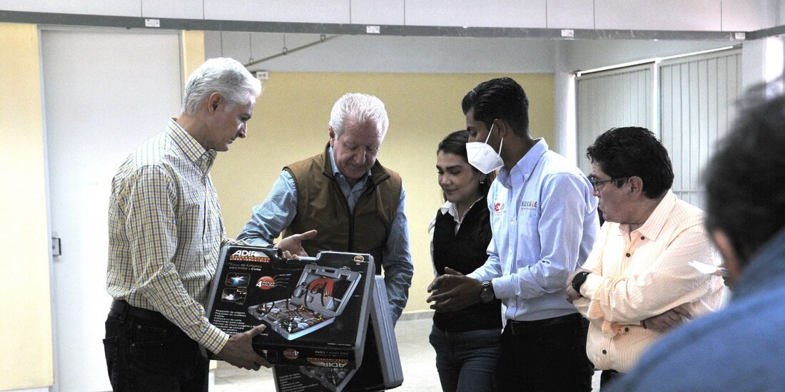 Alfredo Del Mazo estuvo en Villa Guerrero.
