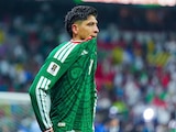 Edson Álvarez durante un partido de la Copa del Mundo con México.
