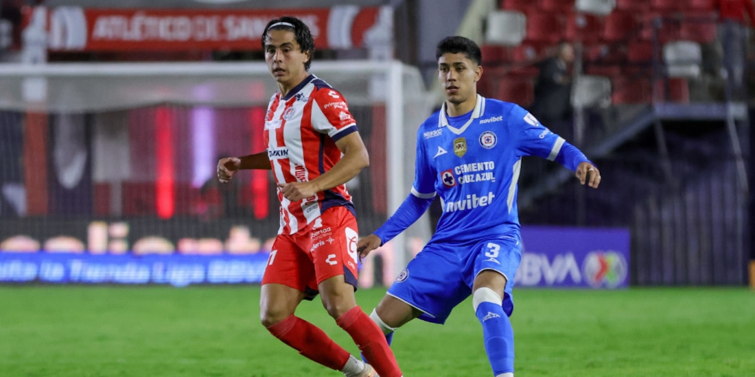 Cruz Azul y San Luis empatan en su debut.