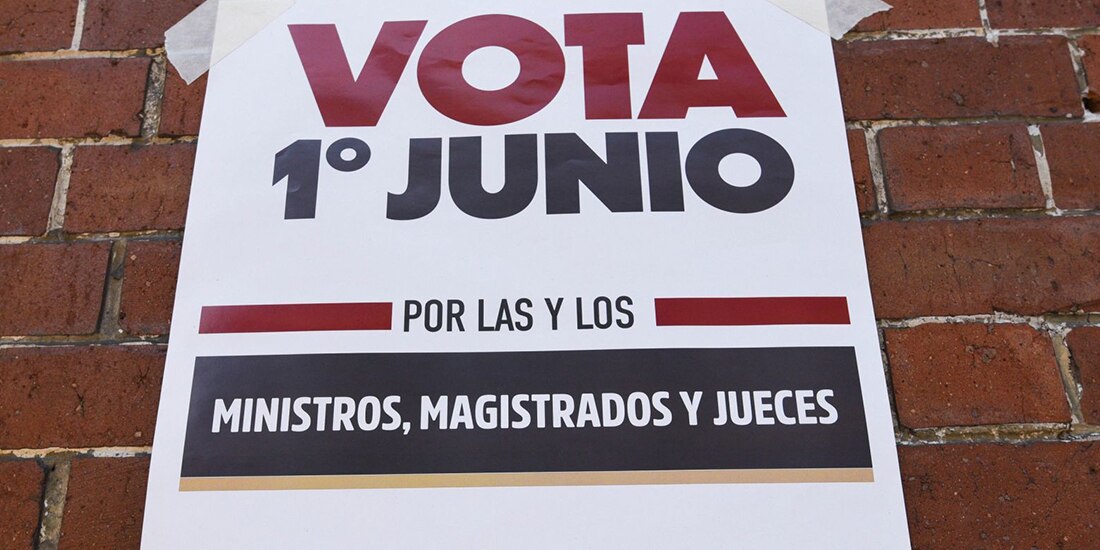 En algunas calles han sido pegados carteles en donde se invita a votar el próximo 1 de junio, por las y los Ministros, Magistrados y Jueces como partes del Nuevo Poder Judicial