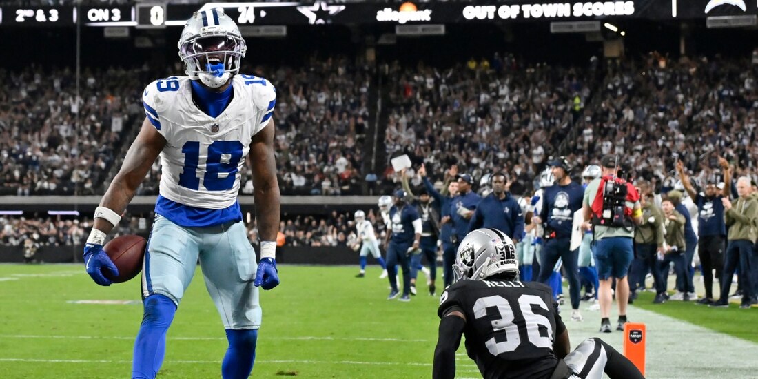 Ryan Flournoy (19), de los Dallas Cowboys, celebra una anotación ante Las Vegas Raiders en la NFL