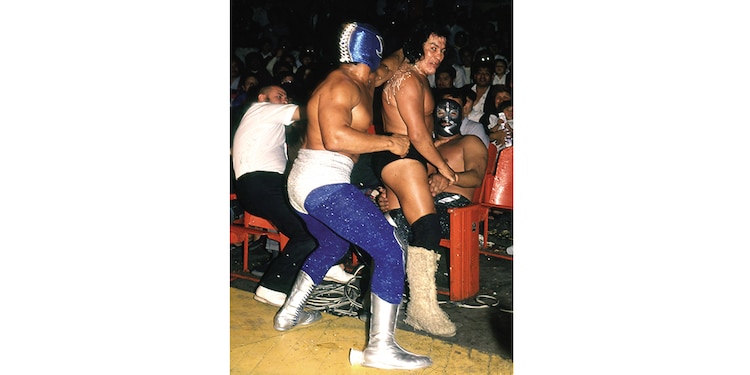 Perro Aguayo, Rayo de Jalisco Jr. y Lizmark, en una legendaria pelea.