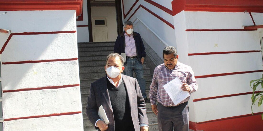 A la salida de la reunión, el exsenador Walton expresó su alegría por los temas tratados.